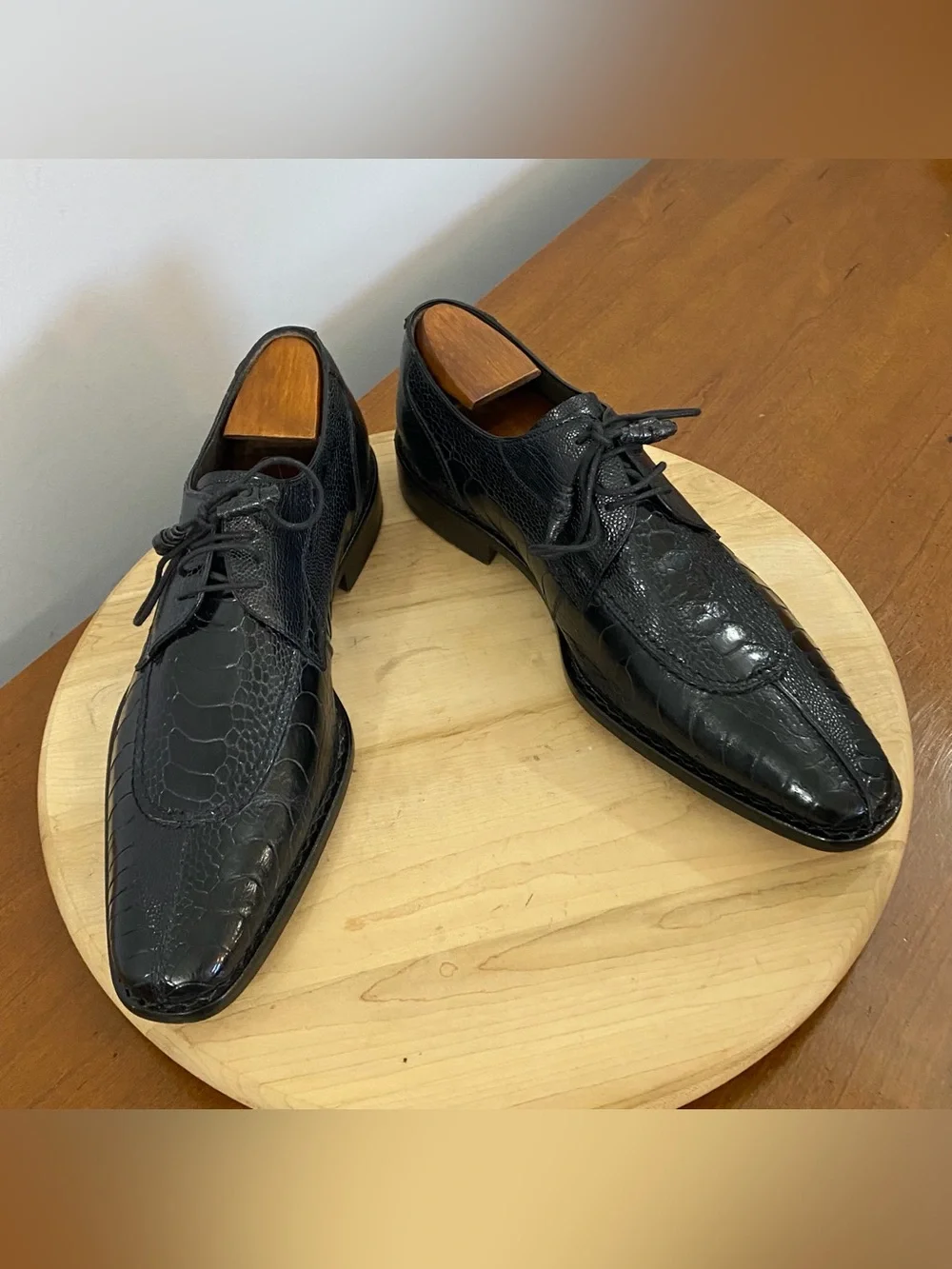 Mezlan gently used